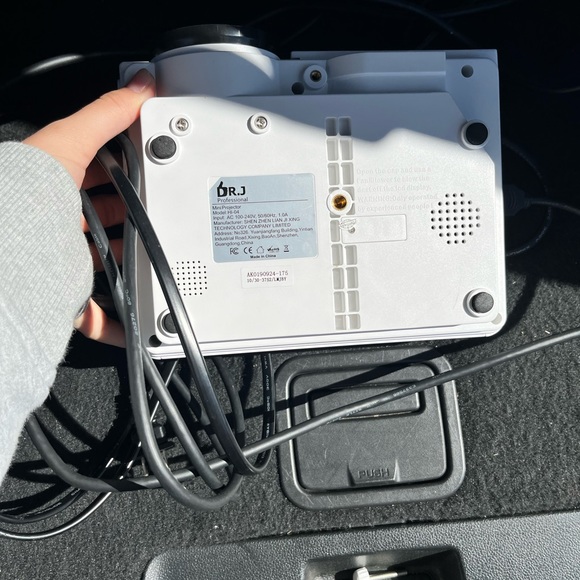 Mini projector - Picture 3 of 6